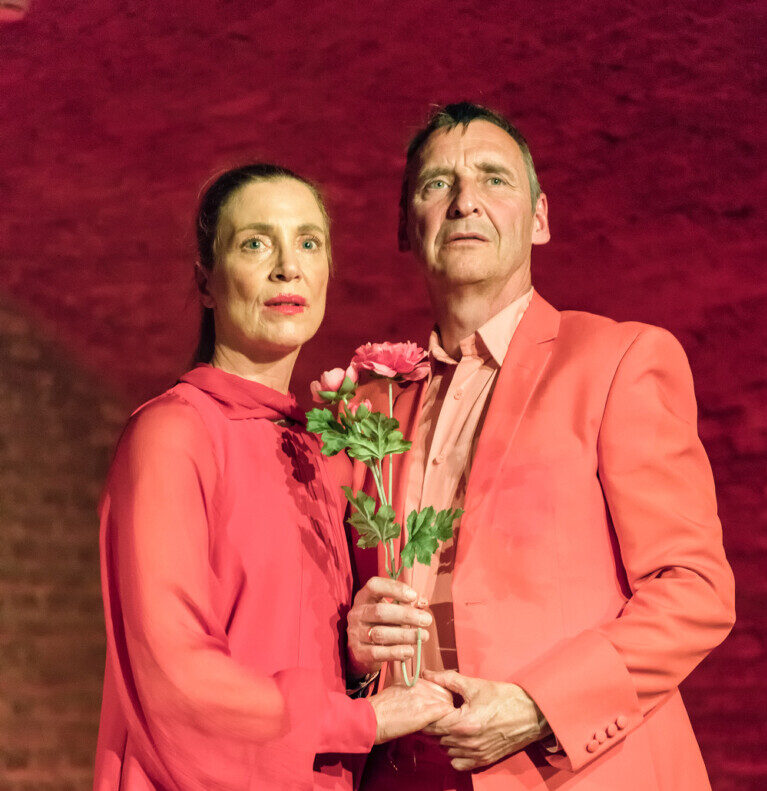 ROTE SONNE oder: Dieser Planet geht mir auf die Nerven